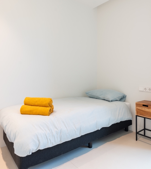 Resa Estates 3 slaapkamers Talamanca te koop sale Ibiza single bedroom.jpg